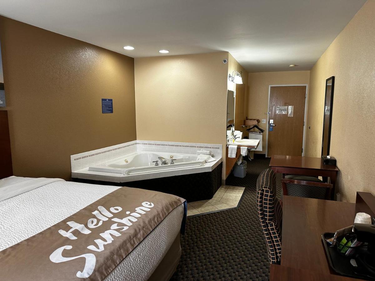 Days Inn By Wyndham Imlay City Exteriér fotografie