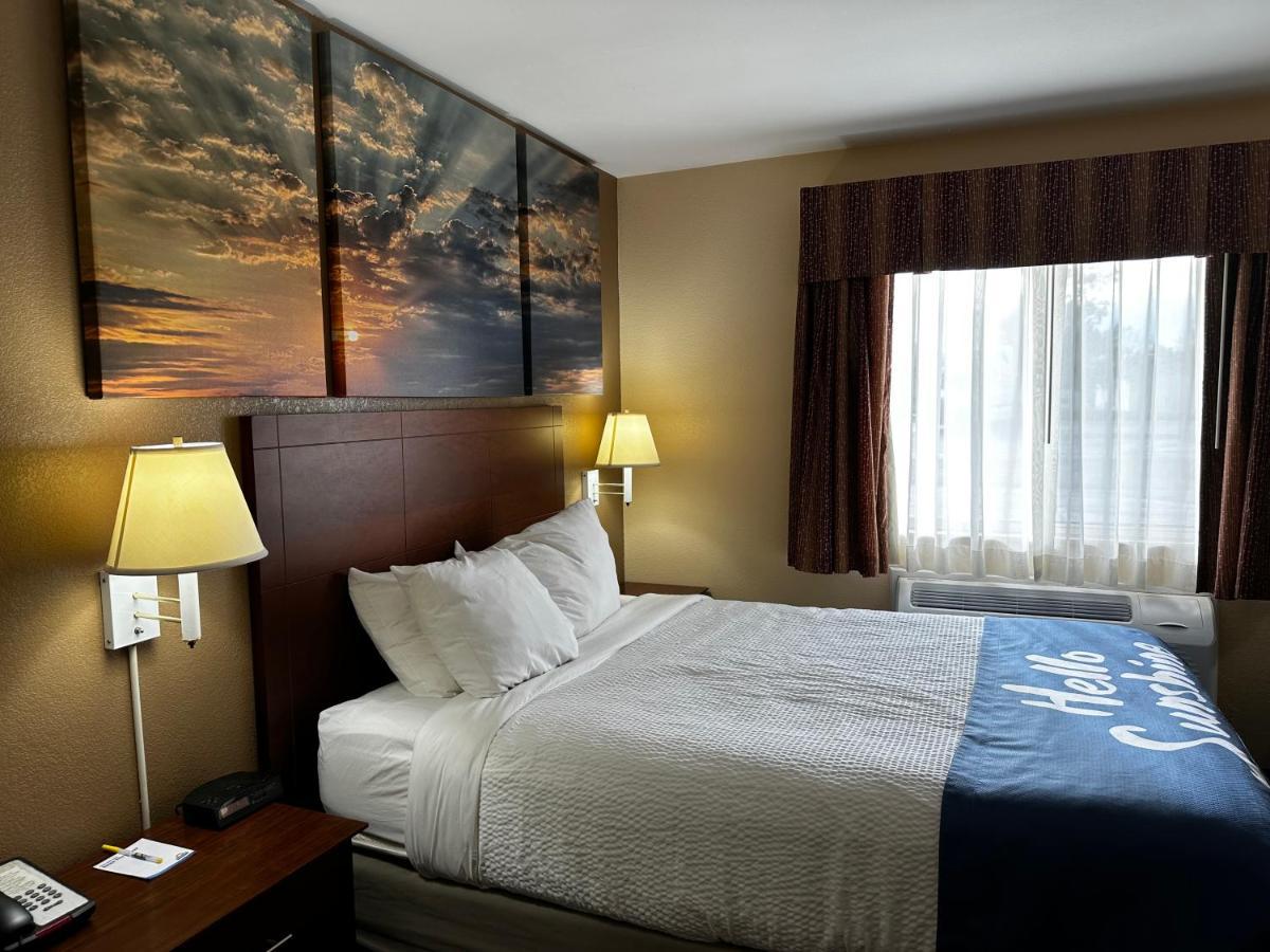 Days Inn By Wyndham Imlay City Exteriér fotografie